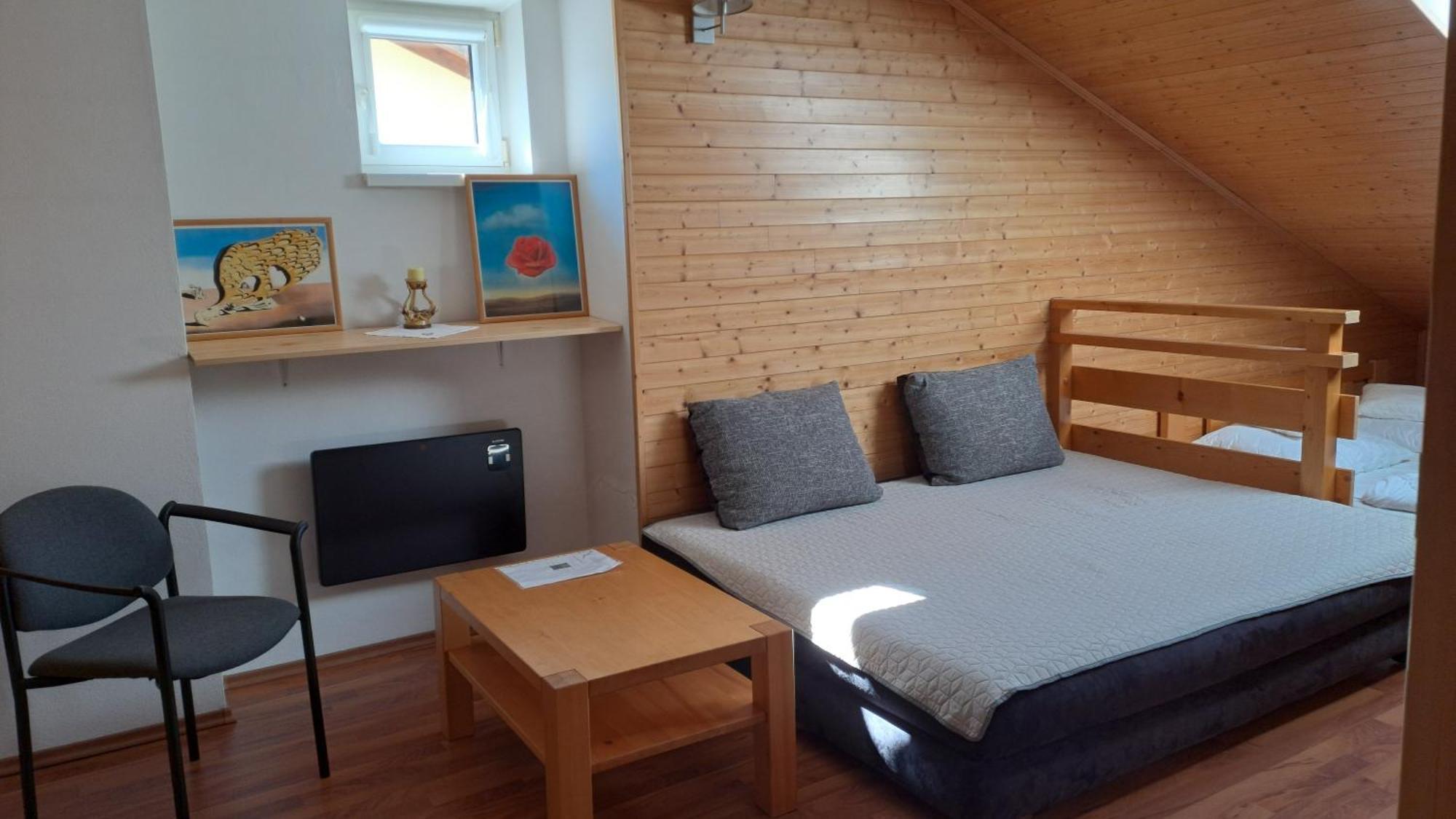Mezonetovy Apartman V Oscadnici Oscadnica Buitenkant foto